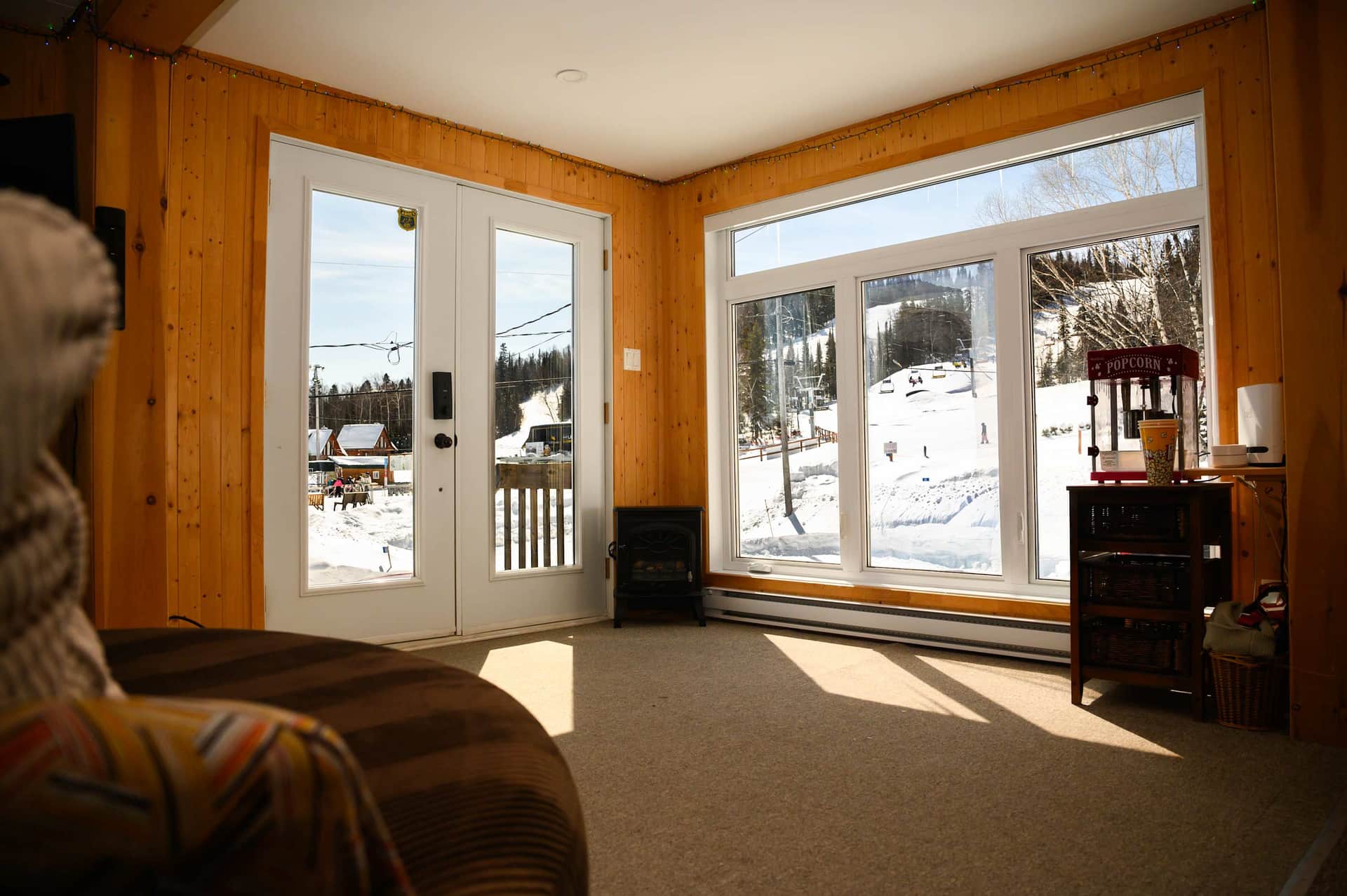 Upper Floor - Mont-Video